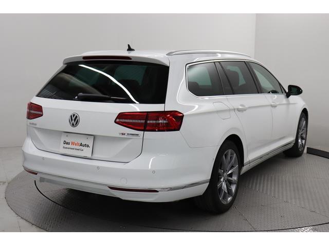 パサートヴァリアント ＴＳＩハイライン　認定中古車　ＶＷ　Ｐａｓｓａｔ　Ｖａｒｉａｎｔ　ＴＳＩ　Ｈｉｇｈｌｉｎｅ　ＬＥＤヘッドライト　レザーシート　バックモニター（6枚目）