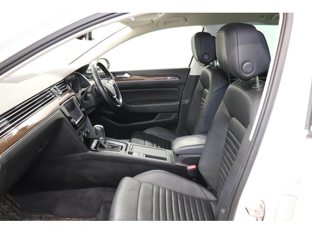 パサートヴァリアント ＴＳＩハイライン　認定中古車　ＶＷ　Ｐａｓｓａｔ　Ｖａｒｉａｎｔ　ＴＳＩ　Ｈｉｇｈｌｉｎｅ　ＬＥＤヘッドライト　レザーシート　バックモニター（12枚目）