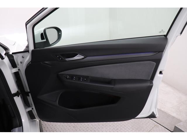 ゴルフ ｅＴＳＩ　Ｒライン　ＶＷ　Ｇｏｌｆ　ｅＴＳＩ　Ｒ－Ｌｉｎｅ　認定中古車　ＩＱヘッドライト　バックモニター　シートヒーター　ステアリングヒーター（10枚目）