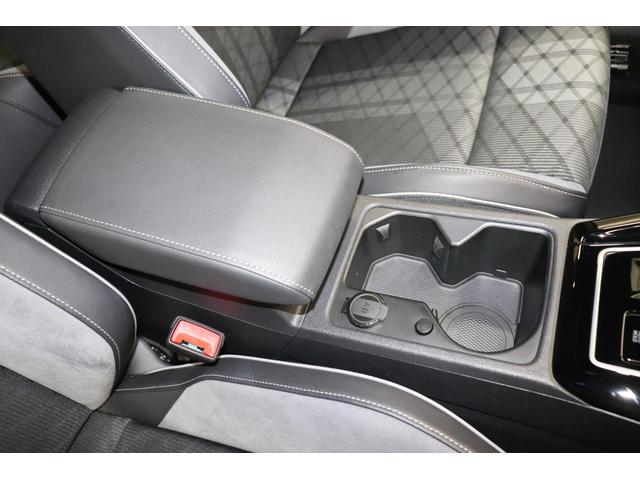 ゴルフ ｅＴＳＩ　Ｒライン　ＶＷ　Ｇｏｌｆ　ｅＴＳＩ　Ｒ－Ｌｉｎｅ　認定中古車　ＩＱヘッドライト　バックモニター　シートヒーター　ステアリングヒーター（29枚目）