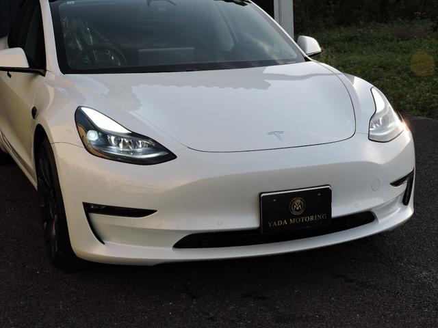 モデル3 デュアルモーターAWD パフォーマンス オートパイロット パノラマルーフ LEDヘッドライト リア3面スモークフィルム ワンオーナー(5枚目)