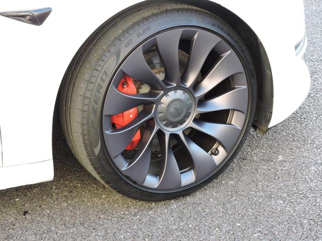 モデル3 デュアルモーターAWD パフォーマンス オートパイロット パノラマルーフ LEDヘッドライト リア3面スモークフィルム ワンオーナー(12枚目)