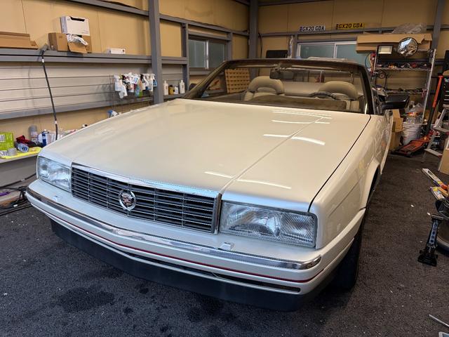 キャデラックアランテ 1991yモデル ピニンファリーナデザイン コンバーチブル ベージュ本革シート(22枚目)