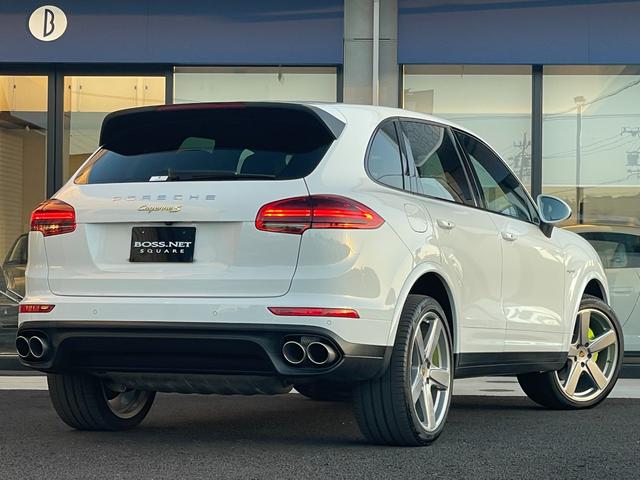 ★２１カイエンスポーツクラシックＡＷ★エントリードライブ★Ｆシートヒーター★ドライバーメモリ−Ｐ★ハイグロスインテリアＰ★ＢＯＳＥ★ＰＤＬＳ★ＰＡＳＭ★パワステ＋★レザースポーツシート