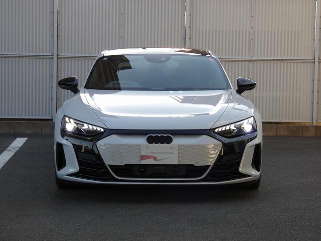 RS e-トロンGT ベースグレード 5スポークコンケーブモジュールブラック21インチアルミ ブラックAudiリングス&ブラックスタイリングパッケージ タングステンカーバイトコーティングブレーキ RSデザインパッケージレッド(5枚目)