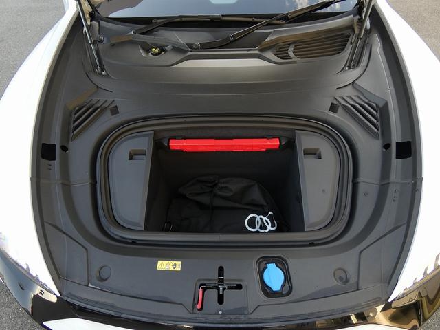 RS e-トロンGT ベースグレード 5スポークコンケーブモジュールブラック21インチアルミ ブラックAudiリングス&ブラックスタイリングパッケージ タングステンカーバイトコーティングブレーキ RSデザインパッケージレッド(13枚目)