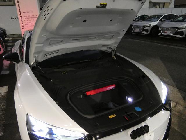 RS e-トロンGT ベースグレード 5スポークコンケーブモジュールブラック21インチアルミ ブラックAudiリングス&ブラックスタイリングパッケージ タングステンカーバイトコーティングブレーキ RSデザインパッケージレッド(59枚目)