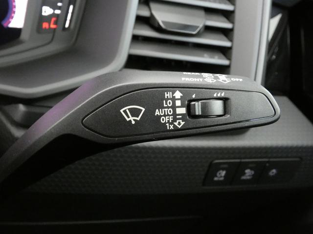 Ａ１スポーツバック ２５ＴＦＳＩ　コントラストルーフ　ＬＥＤパッケージ　アシスタンスパッケージ　コンビニエンスパッケージ　ナビゲーションパッケージ　リアビューカメラ　コーナーセンサー　フロントシートヒーター　バーチャルコックピット（18枚目）