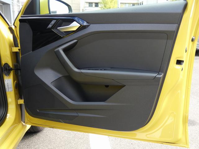 Ａ１スポーツバック ２５ＴＦＳＩ　コントラストルーフ　ＬＥＤパッケージ　アシスタンスパッケージ　コンビニエンスパッケージ　ナビゲーションパッケージ　リアビューカメラ　コーナーセンサー　フロントシートヒーター　バーチャルコックピット（21枚目）