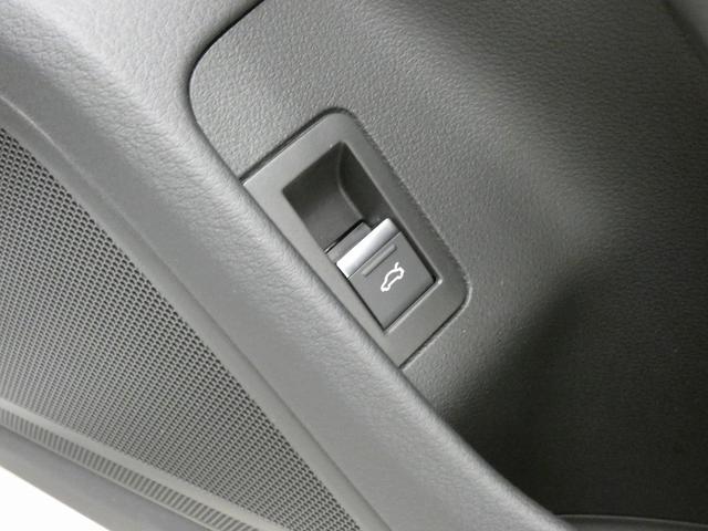 Ａ６ ４５ＴＦＳＩクワトロスポーツ　Ｓラインパッケージ　ブラックスタイリング　レザーシート　シートヒーター（フロント／リア）サラウンドビューカメラ　マルチカラーアンビエントライティング　アダプティブクルーズコントロール　レーンアシスト　サイドアシスト　ＴＶ（18枚目）