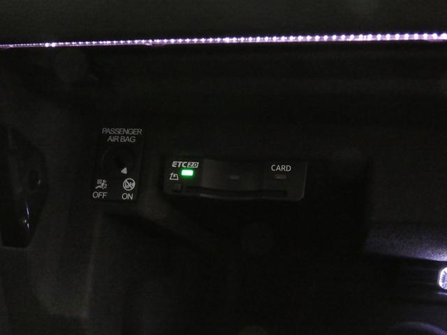 Ａ６ ４５ＴＦＳＩクワトロスポーツ　Ｓラインパッケージ　ブラックスタイリング　レザーシート　シートヒーター（フロント／リア）サラウンドビューカメラ　マルチカラーアンビエントライティング　アダプティブクルーズコントロール　レーンアシスト　サイドアシスト　ＴＶ（20枚目）