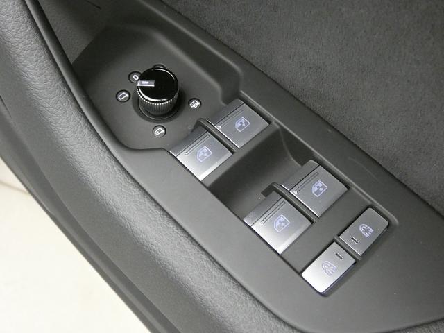 Ａ６ ４５ＴＦＳＩクワトロスポーツ　Ｓラインパッケージ　ブラックスタイリング　レザーシート　シートヒーター（フロント／リア）サラウンドビューカメラ　マルチカラーアンビエントライティング　アダプティブクルーズコントロール　レーンアシスト　サイドアシスト　ＴＶ（21枚目）