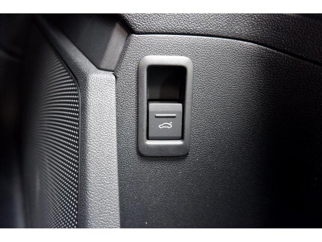 �G�N�X�e���A�~���[�͂܂݂����E�ɌX���ēd���Œ������܂��B