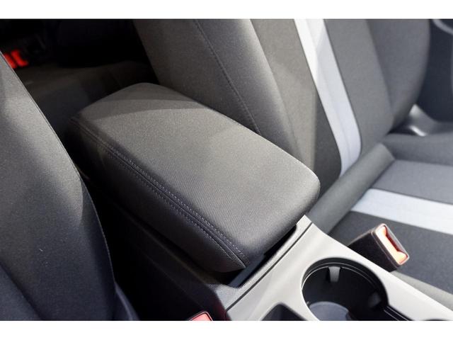 �p���K�i�Ή����C�����X�`���[�W���O�ɂ��A����̏ꏊ�ɃX�}�[�g�t�H����u�������ŏ[�d���\�ł��B