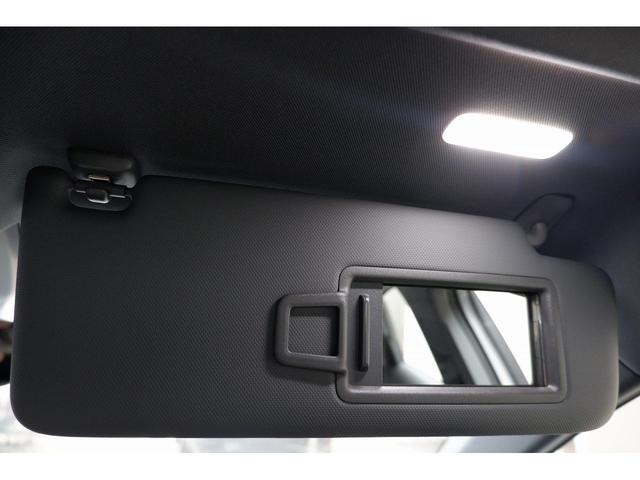 �Ɩ��t���̃T���o�C�U�[�𑕔����Ă���܂��B