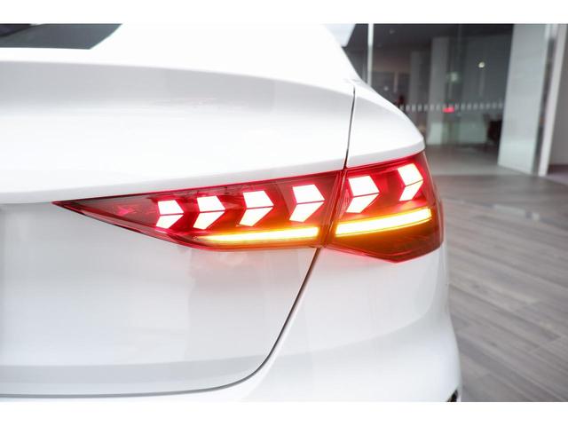 �я�k�d�c�̊e�Z�O�����g�����~���b�P�ʂŏ��ɓ_�ł���_�C�i�~�b�N�C���W�P�[�^�[�ł��B