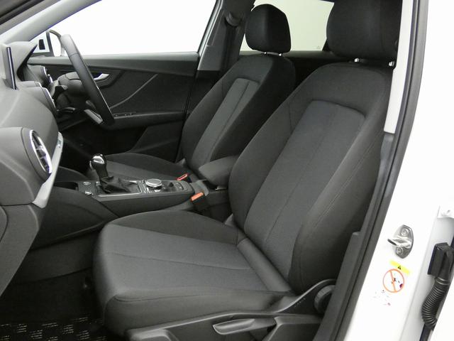 Ｑ２ ３５ＴＤＩアドバンスド　Ｂｌｕｅｔｏｏｔｈ　イモビライザー　衝突軽減ブレーキ　ＬＥＤヘッド　クリアランスソナー　ＡＢＳ　スマートキー　２．０ＥＴＣ　キーレスエントリー　バックモニター　ＵＳＢポート（12枚目）