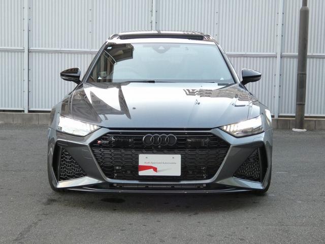 ＲＳ６アバント パフォーマンス ベースグレード　ブラックＡｕｄｉｒｉｎｇｓ＆カーボングロスブラックスタイリングパッケージ　Ｂａｎｇ＆Ｏｌｕｆｓｅｎ３Ｄアドバンストサウンドシステム　ＲＳスポーツエキゾーストシステム　ブレーキキャリパーレッド　エアサス（4枚目）