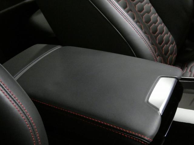 ＲＳ６アバント パフォーマンス ベースグレード　ブラックＡｕｄｉｒｉｎｇｓ＆カーボングロスブラックスタイリングパッケージ　Ｂａｎｇ＆Ｏｌｕｆｓｅｎ３Ｄアドバンストサウンドシステム　ＲＳスポーツエキゾーストシステム　ブレーキキャリパーレッド　エアサス（47枚目）