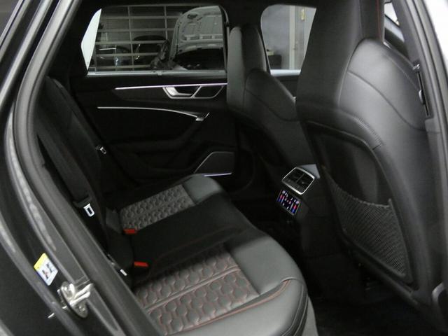 ＲＳ６アバント パフォーマンス ベースグレード　ブラックＡｕｄｉｒｉｎｇｓ＆カーボングロスブラックスタイリングパッケージ　Ｂａｎｇ＆Ｏｌｕｆｓｅｎ３Ｄアドバンストサウンドシステム　ＲＳスポーツエキゾーストシステム　ブレーキキャリパーレッド　エアサス（53枚目）