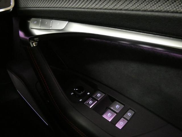 ＲＳ６アバント パフォーマンス ベースグレード　ブラックＡｕｄｉｒｉｎｇｓ＆カーボングロスブラックスタイリングパッケージ　Ｂａｎｇ＆Ｏｌｕｆｓｅｎ３Ｄアドバンストサウンドシステム　ＲＳスポーツエキゾーストシステム　ブレーキキャリパーレッド　エアサス（62枚目）