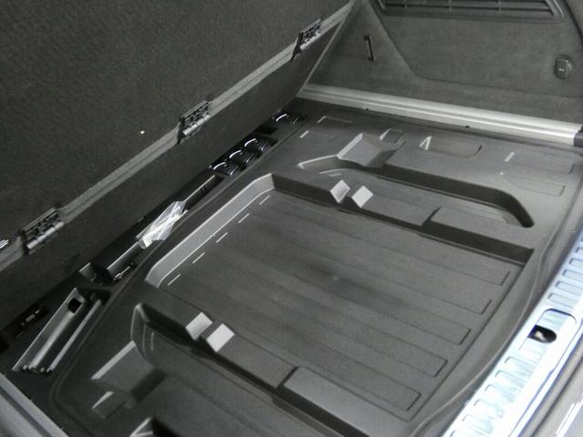 ＲＳ６アバント パフォーマンス ベースグレード　ブラックＡｕｄｉｒｉｎｇｓ＆カーボングロスブラックスタイリングパッケージ　Ｂａｎｇ＆Ｏｌｕｆｓｅｎ３Ｄアドバンストサウンドシステム　ＲＳスポーツエキゾーストシステム　ブレーキキャリパーレッド　エアサス（66枚目）