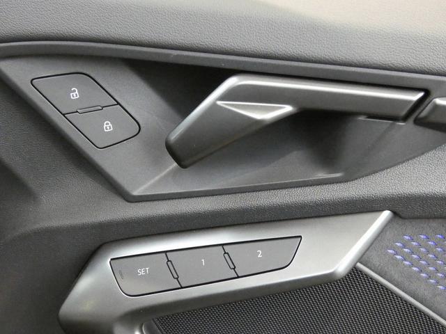 ＲＳ３ ベースグレード　４ＷＤ　ＲＳダンピングコントロールサスペンション　ＲＳスポーツエキゾーストシステム　ＲＳデザインパッケージレッド　エクステリアミラーハウジングカーボン　ＳＯＮＯＳ３Ｄサウンドシステム（52枚目）