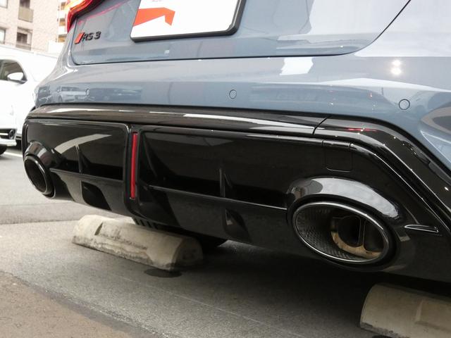 ＲＳ３ ベースグレード　４ＷＤ　ＲＳダンピングコントロールサスペンション　ＲＳスポーツエキゾーストシステム　ＲＳデザインパッケージレッド　エクステリアミラーハウジングカーボン　ＳＯＮＯＳ３Ｄサウンドシステム（67枚目）