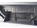 グローブBOX内部にはETC車載器とCDやSDカード挿入口があります。