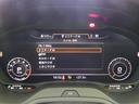 メーターパネル内でラジオ選曲が可能です。ステアリングスイッチで操作します。