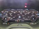 メーターパネル内の液晶ディスプレイに地図表示などの機能を統合することで運転時の操作性を飛躍的に高めてくれる「アウディバーチャルコックピット」を装備しております。Audiの先進性を象徴する技術です。