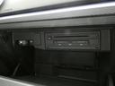 グローブBOX内部にはETC車載器とCDやDVDなどを再生するメディア挿入口があります。
