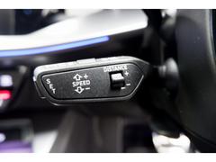 レーザーセンサーで前方車両を検知しブレーキやアクセル操作を一定に維持する「アダプティブクルーズコントロール」を装備しています。高速道路などで快適なロングドライブをサポートします。 5