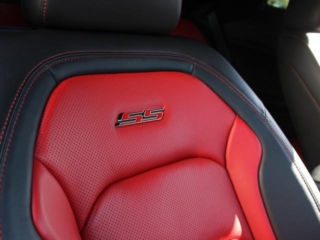 ＳＳ　新車並行　ロッキー物　サンルーフ　赤革　カープレイ　バックカメラ　レーシングストライプ　パフォーマンスエグゾースト　ＢＯＳＥ　ステアリングヒーター　シートヒーター　シートエアコン　ＥＴＣ(17枚目)