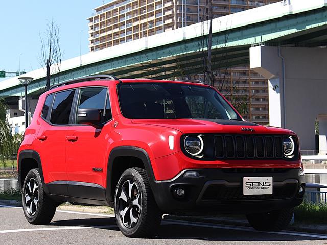 ジープ・レネゲード トレイルホーク　４ＷＤ　カープレイ　純正ナビ　地デジ　バックカメラ　ＥＴＣ（2枚目）