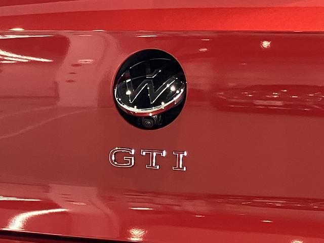 ゴルフＧＴＩ ベースグレード　アルミホイール（１９インチ）ＬＥＤマトリックスヘッドライト「ＩＱ．　ＬＩＧＨＴ」同一車線内全車速運転支援システム「Ｔｒａｖｅｌ　Ａｓｓｉｓｔ」アダプティブシャシーコントロール（ＤＣＣ）（9枚目）