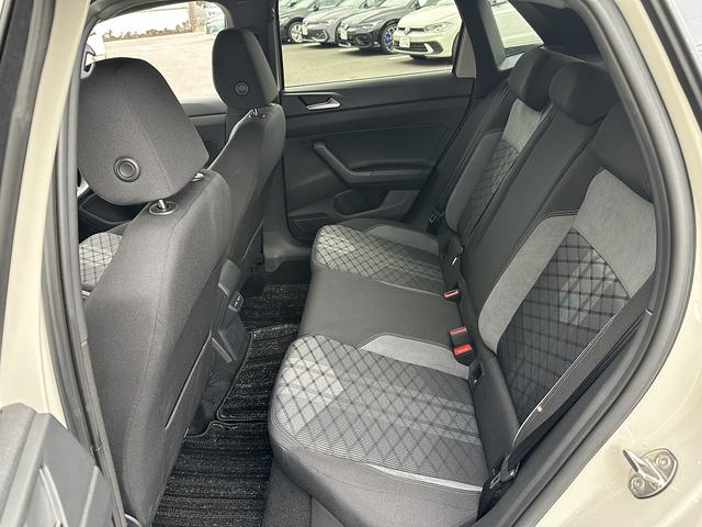 ポロ TSI Rライン ワンオーナー LEDヘッドライト 純正ナビゲーション バックカメラ 純正アルミホイール ドライブレコーダー ワイヤレス充電(16枚目)