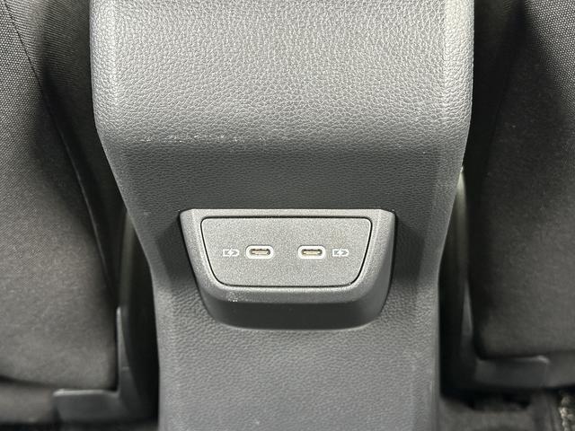 ポロ TSI Rライン ワンオーナー LEDヘッドライト 純正ナビゲーション バックカメラ 純正アルミホイール ドライブレコーダー ワイヤレス充電(17枚目)