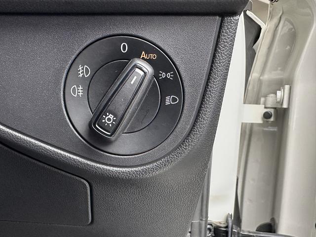 ポロ TSI Rライン ワンオーナー LEDヘッドライト 純正ナビゲーション バックカメラ 純正アルミホイール ドライブレコーダー ワイヤレス充電(26枚目)