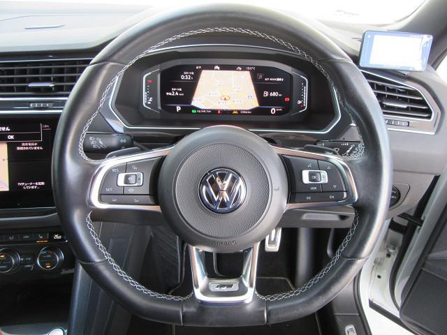 ティグアン ＴＳＩ　Ｒライン　ブラックスタイル　ワンオーナー　禁煙車　特別仕様車ブラックスタイル　ＬＥＤヘッドライト　ＴＶチューナー　液晶メーター　ＣＤ、ＤＶＤ対応　純正ナビゲーション（12枚目）