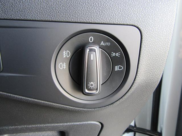 ティグアン ＴＳＩ　Ｒライン　ブラックスタイル　ワンオーナー　禁煙車　特別仕様車ブラックスタイル　ＬＥＤヘッドライト　ＴＶチューナー　液晶メーター　ＣＤ、ＤＶＤ対応　純正ナビゲーション（16枚目）