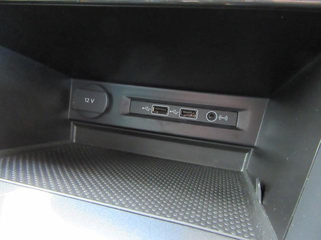 ティグアン ＴＳＩ　Ｒライン　ブラックスタイル　ワンオーナー　禁煙車　特別仕様車ブラックスタイル　ＬＥＤヘッドライト　ＴＶチューナー　液晶メーター　ＣＤ、ＤＶＤ対応　純正ナビゲーション（20枚目）
