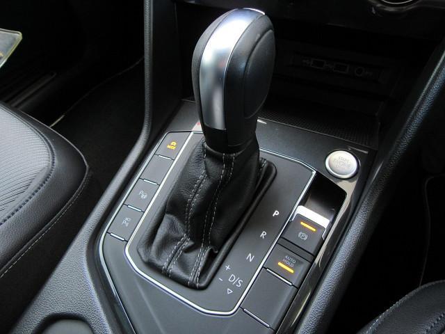 ティグアン ＴＳＩ　Ｒライン　ブラックスタイル　ワンオーナー　禁煙車　特別仕様車ブラックスタイル　ＬＥＤヘッドライト　ＴＶチューナー　液晶メーター　ＣＤ、ＤＶＤ対応　純正ナビゲーション（22枚目）