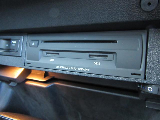 ティグアン ＴＳＩ　Ｒライン　ブラックスタイル　ワンオーナー　禁煙車　特別仕様車ブラックスタイル　ＬＥＤヘッドライト　ＴＶチューナー　液晶メーター　ＣＤ、ＤＶＤ対応　純正ナビゲーション（26枚目）