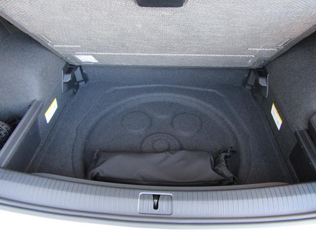 ティグアン ＴＳＩ　Ｒライン　ブラックスタイル　ワンオーナー　禁煙車　特別仕様車ブラックスタイル　ＬＥＤヘッドライト　ＴＶチューナー　液晶メーター　ＣＤ、ＤＶＤ対応　純正ナビゲーション（33枚目）