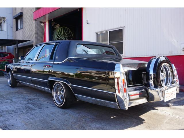 キャデラックフリートウッド ブロアム 8ナンバー放送宣伝車 トリプルブラック ハイドロ2P4B(8Bラック)セミレインフォース ダブルクッション 13インチワイヤーホイール クラシックグリル コンチキット(8枚目)