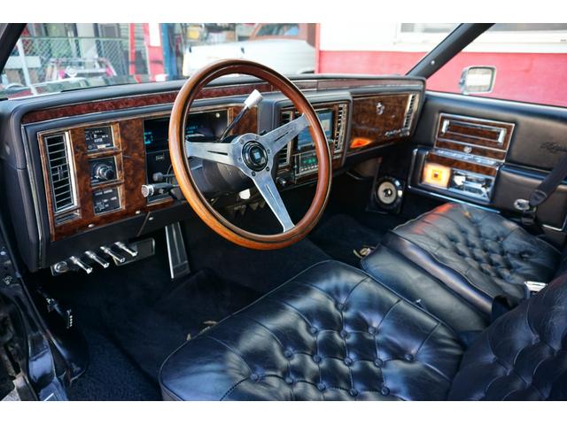 キャデラックフリートウッド ブロアム 8ナンバー放送宣伝車 トリプルブラック ハイドロ2P4B(8Bラック)セミレインフォース ダブルクッション 13インチワイヤーホイール クラシックグリル コンチキット(16枚目)