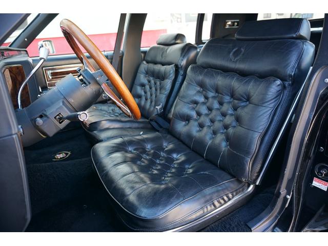 キャデラックフリートウッド ブロアム 8ナンバー放送宣伝車 トリプルブラック ハイドロ2P4B(8Bラック)セミレインフォース ダブルクッション 13インチワイヤーホイール クラシックグリル コンチキット(17枚目)