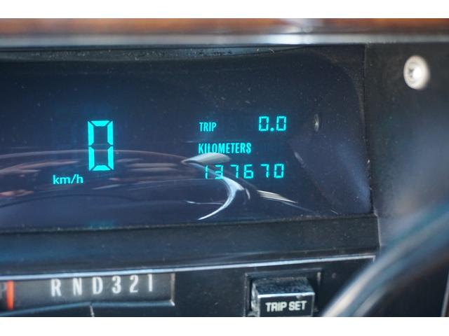 キャデラックフリートウッド ブロアム 8ナンバー放送宣伝車 トリプルブラック ハイドロ2P4B(8Bラック)セミレインフォース ダブルクッション 13インチワイヤーホイール クラシックグリル コンチキット(26枚目)