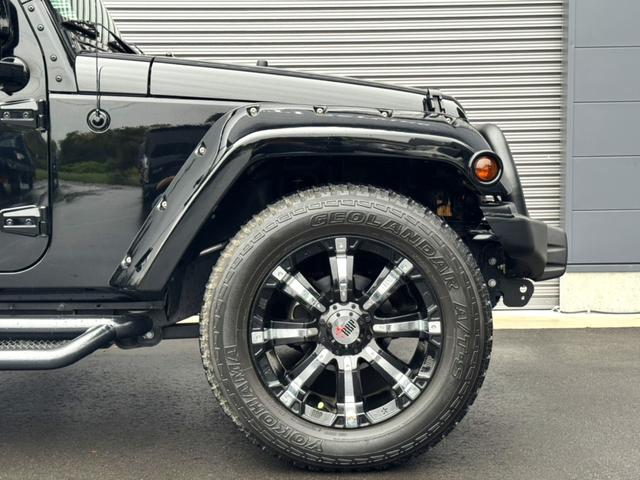 ジープ・ラングラーアンリミテッド サハラ　新車平行　左Ｈ　地デジナビ　バックカメラ　オバーフェンダー　ＲＢＰ２０インチＡＷ　　ＲＢＰサイドアーマー　管理ユーザー買取車（15枚目）